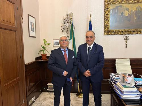 Il Rappr Del Governo incontra Pref OR _ 1